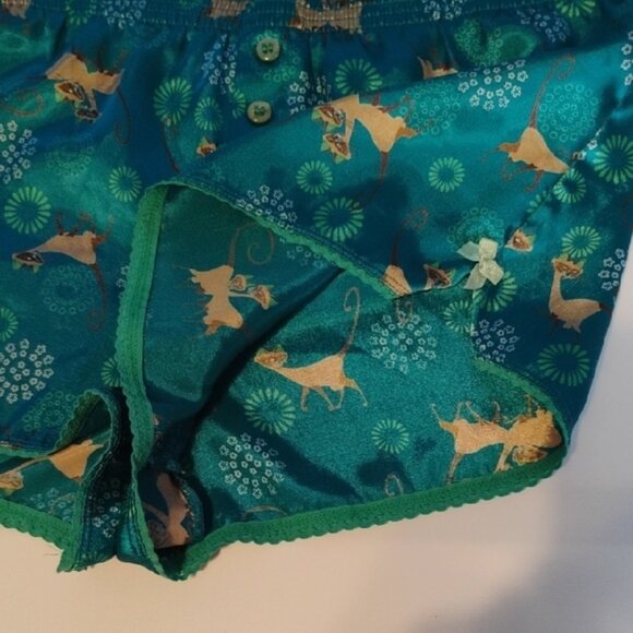 Disney Women's Size M Green and Teal Floral Cats Graphic Pajama Bottom Shorts - Picture 5 of 7